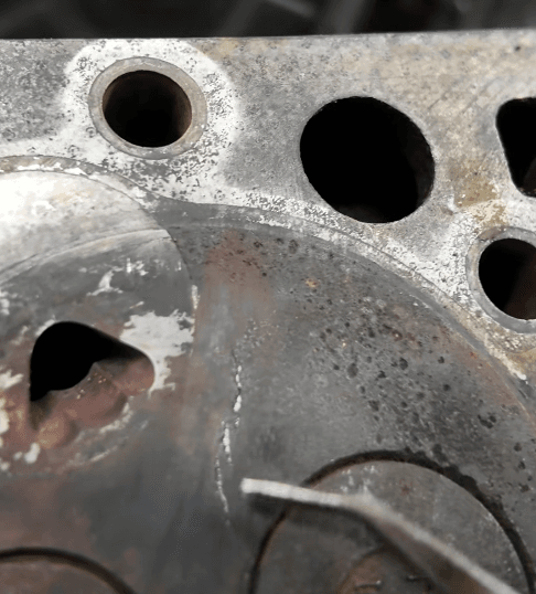 Spricka i topplock efter provtryckning